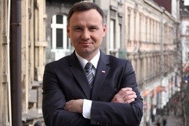 Prezydent Duda przekazał narty na aukcję WOŚP