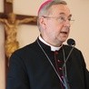 Abp Gądecki: Chęć odrzucenia krzyża nieustającą pokusą dla chrześcijanina
