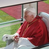 Benedykt XVI zaprzecza zarzutom i przeanalizuje raport monachijskiej kancelarii prawnej