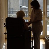 Abp Skworc do pielęgniarek: Waszą misją jest służba życiu