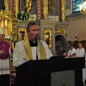 Dekret watykańskiej Kongregacji do spraw Kultu Bożego i Sakramentów odczytał ks. prał. Andrzej Maciejewski, dziekan przasnyski