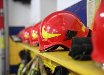 Dąbrowa Górnicza. Strażacy opanowali pożar zakładu. Paliły się tworzywa sztuczne