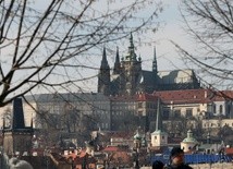 Czechy wydalają 18 rosyjskich dyplomatów w związku z wybuchem amunicji w 2014 r.