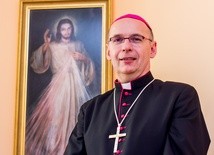 bp Janusz Ostrowski