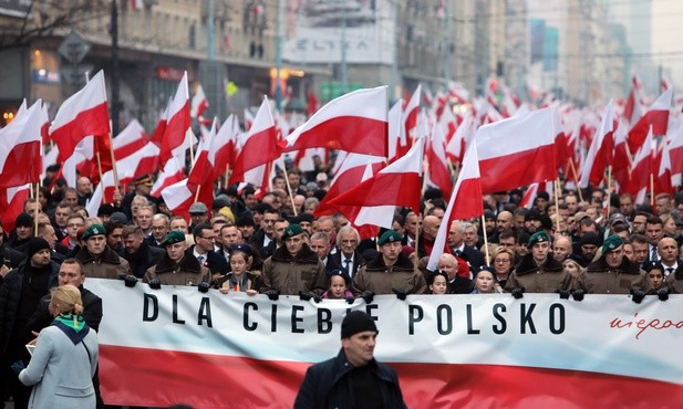 Marsz w stulecie odzyskania przez Polskę niepodległości
