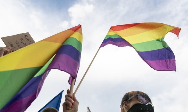PE przyjął rezolucję w sprawie ogłoszenia Unii Europejskiej "strefą wolności LGBTIQ" 