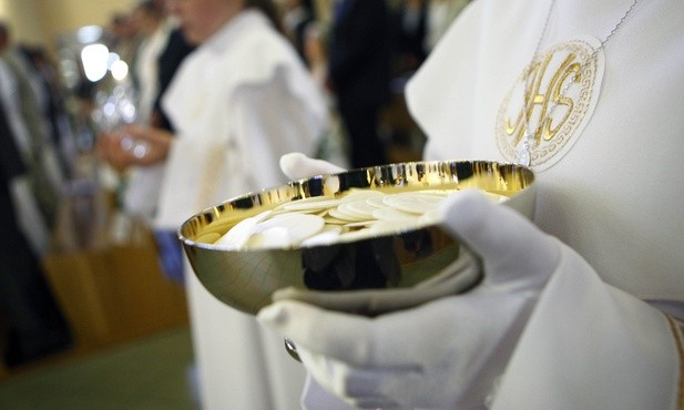 Irlandia: Władze decydują, które sakramenty można sprawować w kościołach