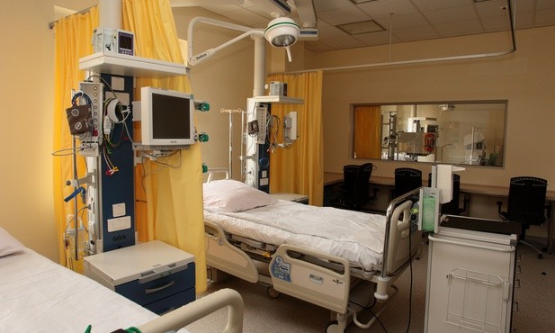Ministerstwo Zdrowia podało listę 19 szpitali przekształcanych na zakaźne do walki z COVID-19