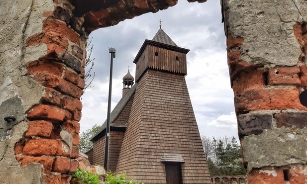 Drewniany kościół w Ostropie z nagrodą specjalną w konkursie "Zabytek Zadbany"!