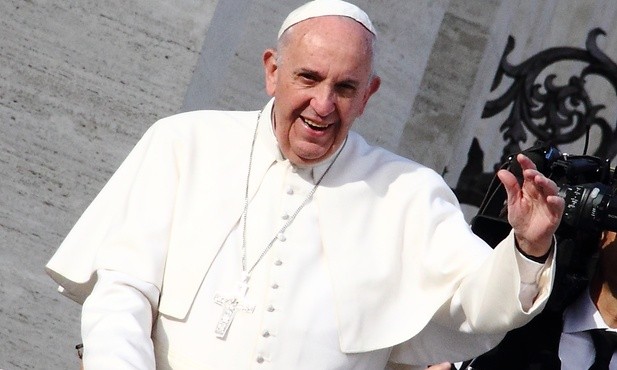Papież poleca modlitwie pracowników służby zdrowia