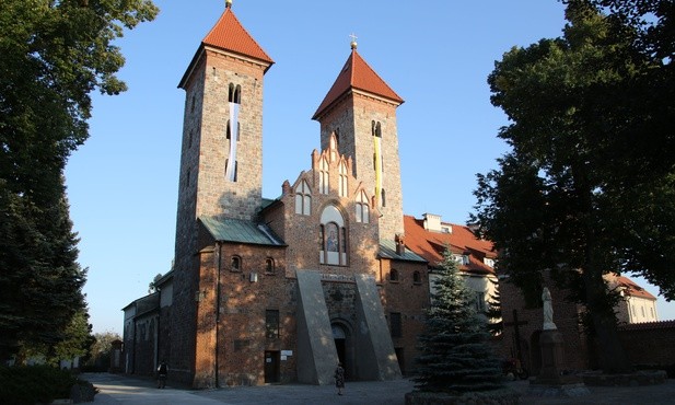 Czerwiński klasztor z tytułem pomnika historii