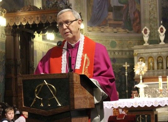 Bp Piotr Libera będzie przewodniczył w najbliższy piątek nabożeństwu Drogi Krzyzowej w płockiej katedrze