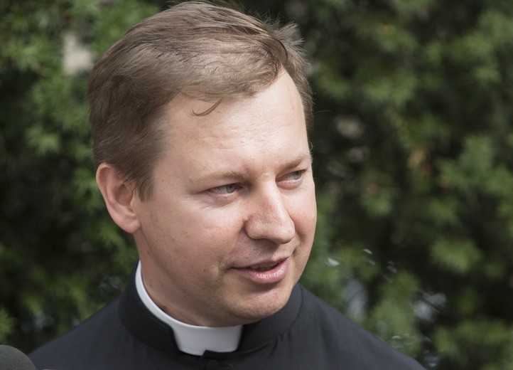 Ks. Rytel-Andrianik: Episkopat Polski chce poszerzyć komunikację zagraniczną