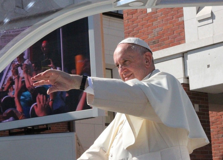 Papież Franciszek wsparł paryski Marsz dla Życia