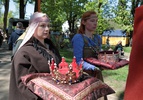 Bielsko Biała 27 04 2025

Park Słowackiego. Widowisko hstoryczne, warsztaty rzemieślinicze, pokazy historyczne, Prezentacja rekonstruktorów "Wojownicy Światów".Inscenizacja koronacji Bolesława Chrobrego.

FOTO:HENRYK PRZONDZIONO /FOTO GOŚĆ