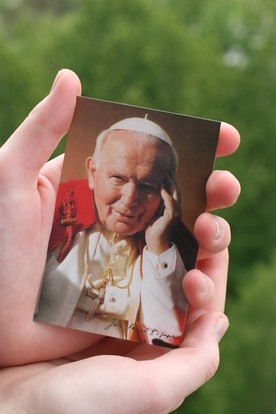 Ks. Ptasznik: Jan Paweł II był blisko Polski, rocznica wyboru o tym przypomina