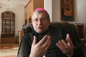 Bp Mazur po ad limina: Kościół w Polsce musi stawiać czoła sekularyzacji
