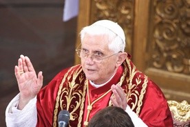 Abp Gänswein dementuje plotki o nagłym pogorszeniu zdrowia Benedykta XVI