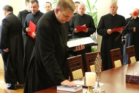 Przed kanonicznym objęciem urzędu nowo mianowani proboszczowie i administratorzy parafii złożyli wyznanie wiary i przysięgę.