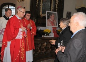 Bp Piotr Libera przewodniczył Mszy św. w 30. rocznicę męczeńskiej śmierci bł. ks. Jerzego Popiełuszki, w kościele św. Jana Chrzciciela