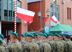 Biskup polowy Wiesław Lechowicz: otoczmy naszą modlitwą żołnierzy i ich dowódców