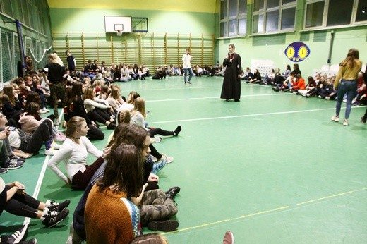 Nocne czuwanie młodzieży w Pyskowicach