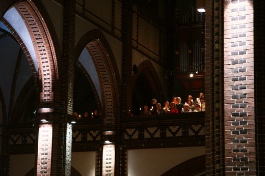 Liturgia Wigilii Paschalnej w gliwickiej katedrze