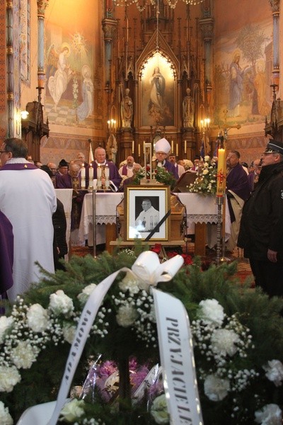 Pogrzeb ks. Adama Łacha - część I