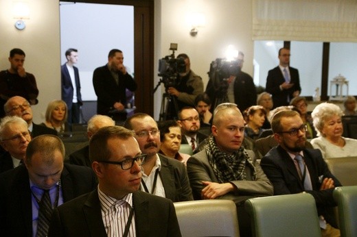 Konferencja o Kresach