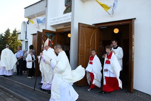 Poświęcenie kościoła w Nowym Chechle