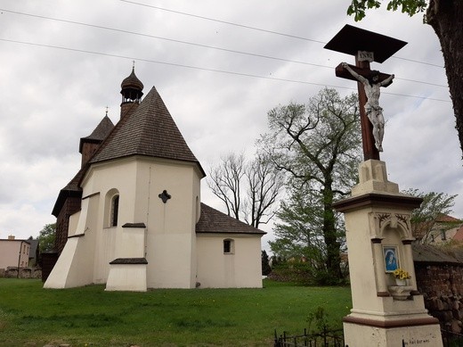 Zabytkowy kościół św. Jerzego w Ostropie