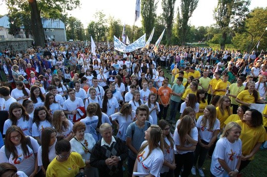XXXIII Pielgrzymka młodzieży do Rostkowa