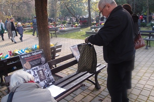 1 listopada na cmentarzu Rakowickim