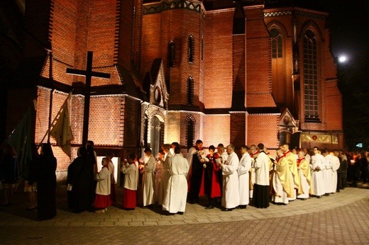 Liturgia Wigilii Paschalnej w gliwickiej katedrze