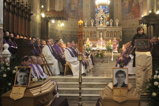 Pogrzeb sióstr służek