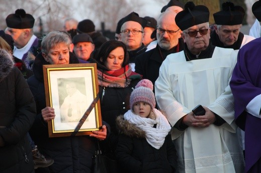 Pogrzeb ks. Adama Łacha - część I