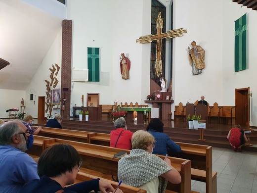 Modlitwa przy krzyżu papieskim w Zabrzu