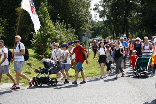 Drugi dzień pielgrzymki - postój w Koszęcinie