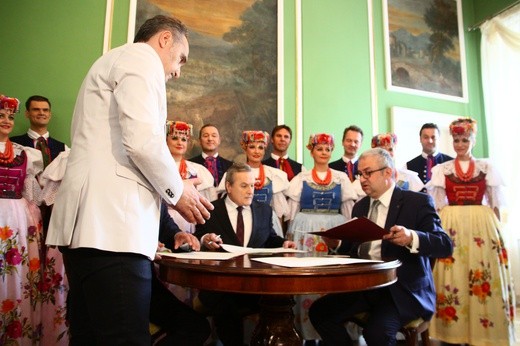 Podpisanie umowy o wspólnym prowadzeniu ZPiT "Śląsk"