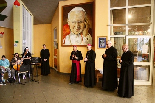 Relikwie św. Jana Pawła II w Rusinowicach