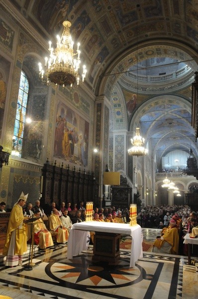 Święcenia biskupie w Płocku - cz. 1