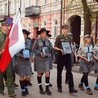 Na czele marszu milczenia, zorganizowanym w Płocku po katastrofie smoleńskiej, harcerze nieśli portrety pary prezydenckiej i ofiar związanych z naszym regionem