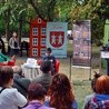 Narodowe czytanie "Lalki" w Parku Konstytucji 3 Maja w Płońsku