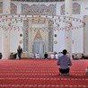 Francja w szoku: puste kościoły meczetami?