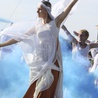 Lednica, Jezus na Stadionie Legii – emocjonalny show czy autentyczne doświadczenie wiary?