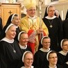 Abp Celestino Migliore i siostry zmartwychwstanki w kościele chrztu sługi Bożego Bogdana Jańskiego