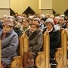 Życie religijne i aktywność społeczna - z tego najbardziej cieszą się Polscy seniorzy