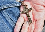Coraz częstsze przypadki dyskryminacji chrześcijan w Europie