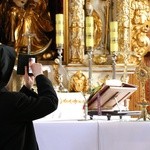 Naruszewo. Wprowadzenie relikwii w parafii św. Tekli