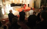 Trwa transmisja modlitwy śpiewami z Taizé z Wrocławia